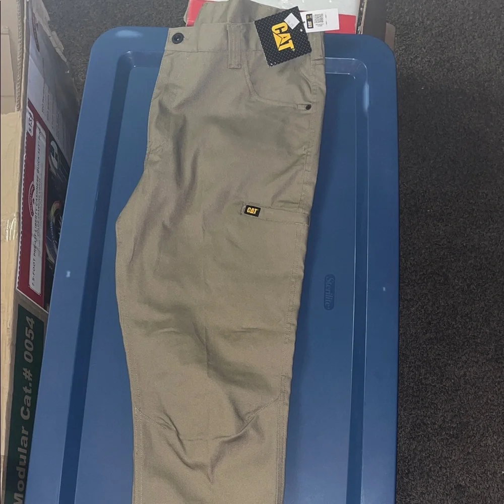 Caterpillar Men's Cargo Pants - Light Brown - Picture 3 of 3